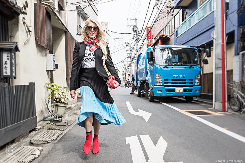 Tokyo Fashion Week Street Style Look - Pleated Skirt