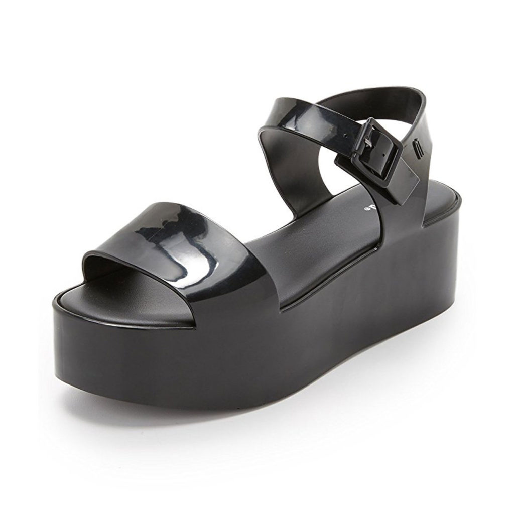 Amazing Travel Product: Jelly Sandals | Travel Love Fashion
