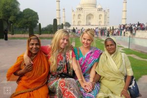 How to Meet People While Traveling Solo via travel & fashion blog TravelLoveFashion.com. Taj Mahal, India.